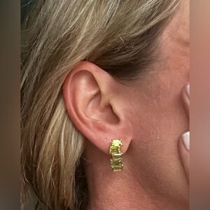 PERIDOT GOLD EARRINGS—14K GOLD—4 STONES EACH, EMERALD CUT & STUNNING—GREEN $💚$